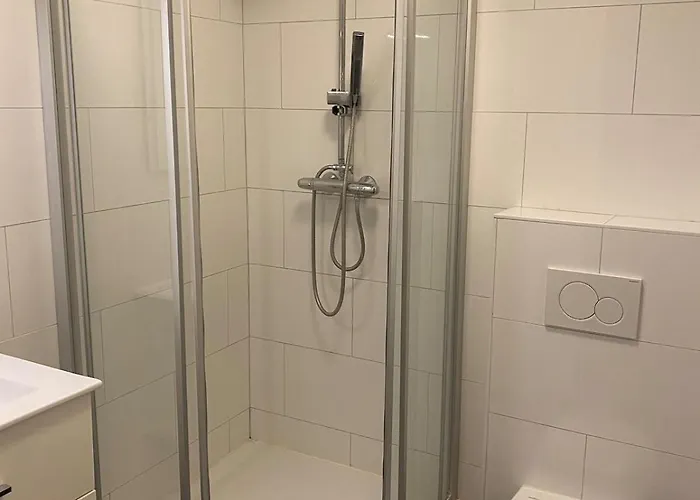 Cozy And Centrally Located - 6 Persons